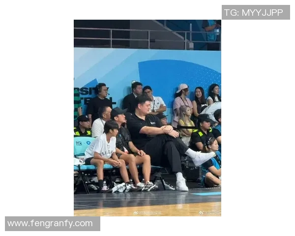 姚明亲临成都篮球盛宴与球迷互动共庆篮球文化盛事